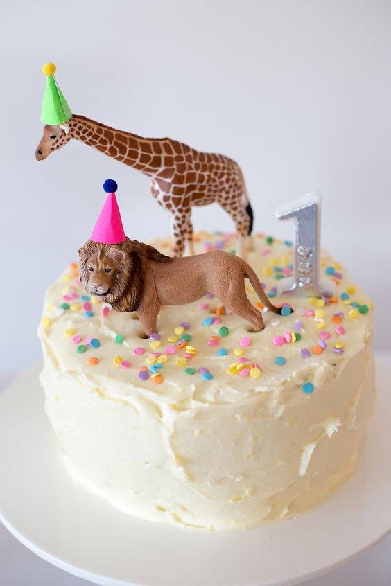 動物達が祝ってくれるお誕生日パーティー飾り付け例